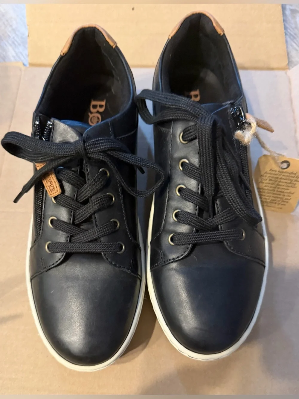 NWT- Women’s Born Moxie Zip Sneaker / 9